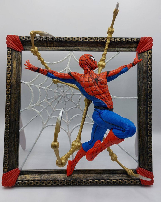 اکشن فیگور دیواری مرد عنکبوتی دایموند سلکت مدل Marvel Spider-Man