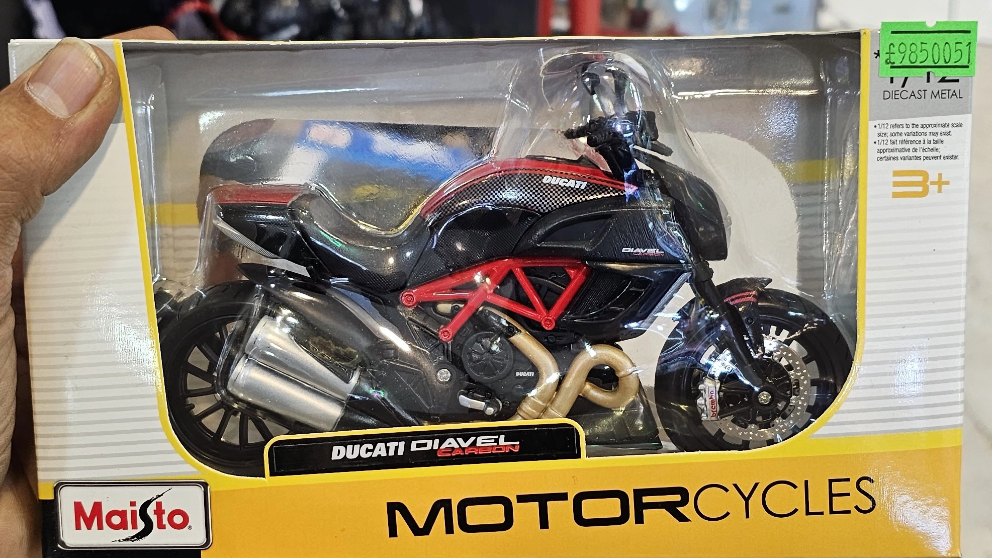 ماکت موتور 1:12 مایستو دوکاتی دیاول کربن Ducati Diavel Carbon