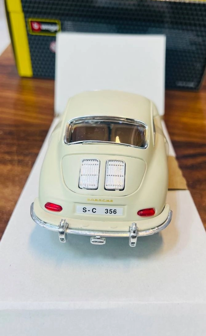 ماکت ماشین فلزی پورشه 356 کوپه 1961 برند بوراگو Porsche 356b COUPE Burago 1/24