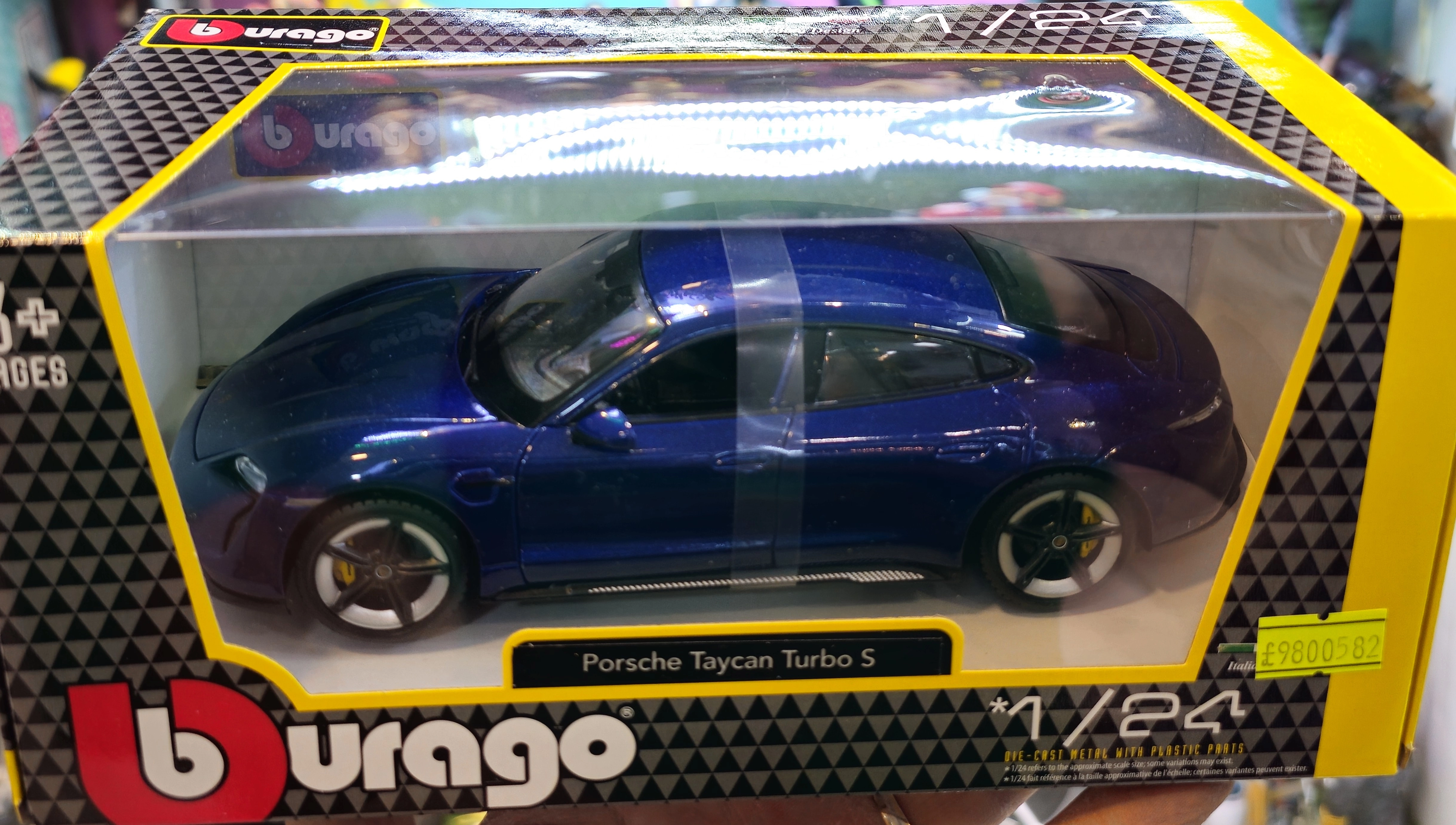 ماکت ماشین فلزی پورشه تایکان توربو اس برند بوراگو Porsche Taycan Turbo S Burago 1/24