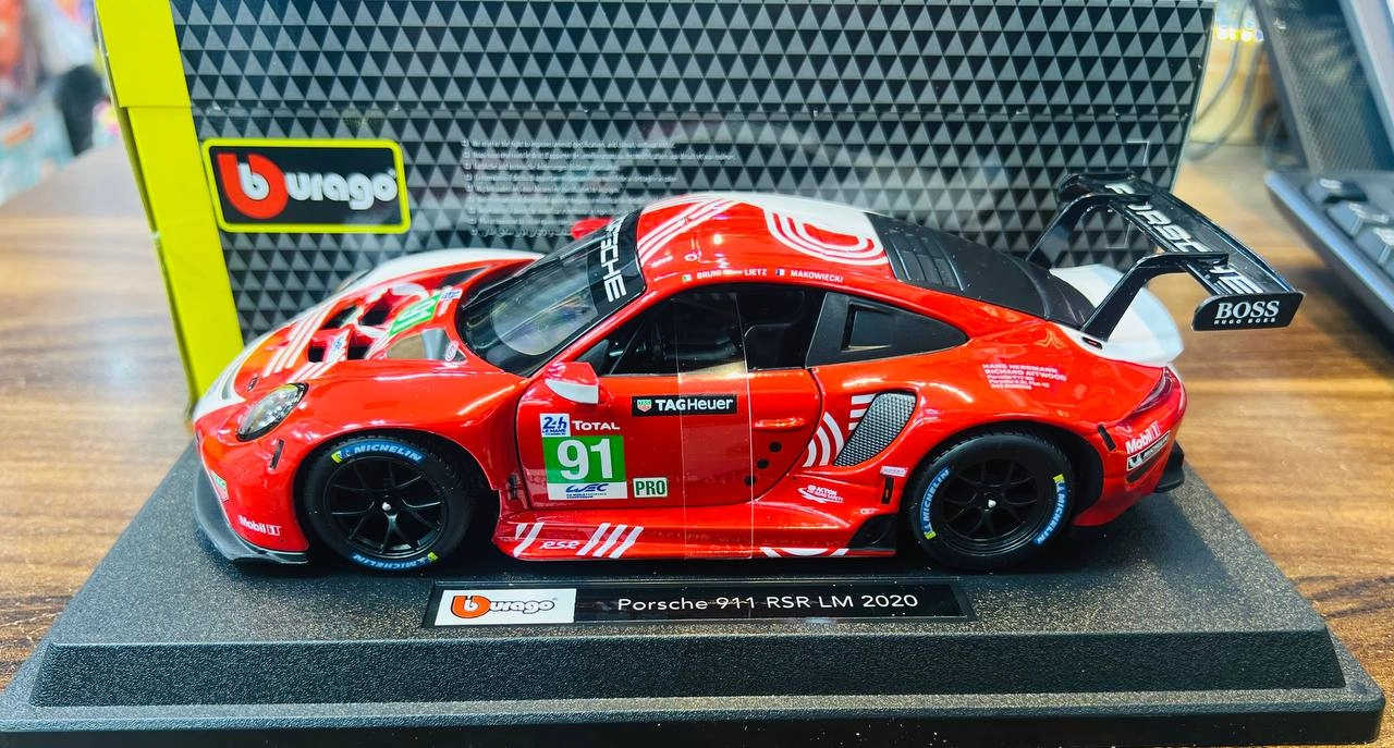 ماکت ماشین فلزی پورشه 911 آر اس آر برند بوراگو Porsche 911 RSR Lemans 2020 Burago 1/24