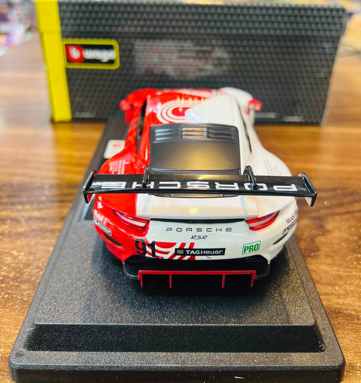 ماکت ماشین فلزی پورشه 911 آر اس آر برند بوراگو Porsche 911 RSR Lemans 2020 Burago 1/24