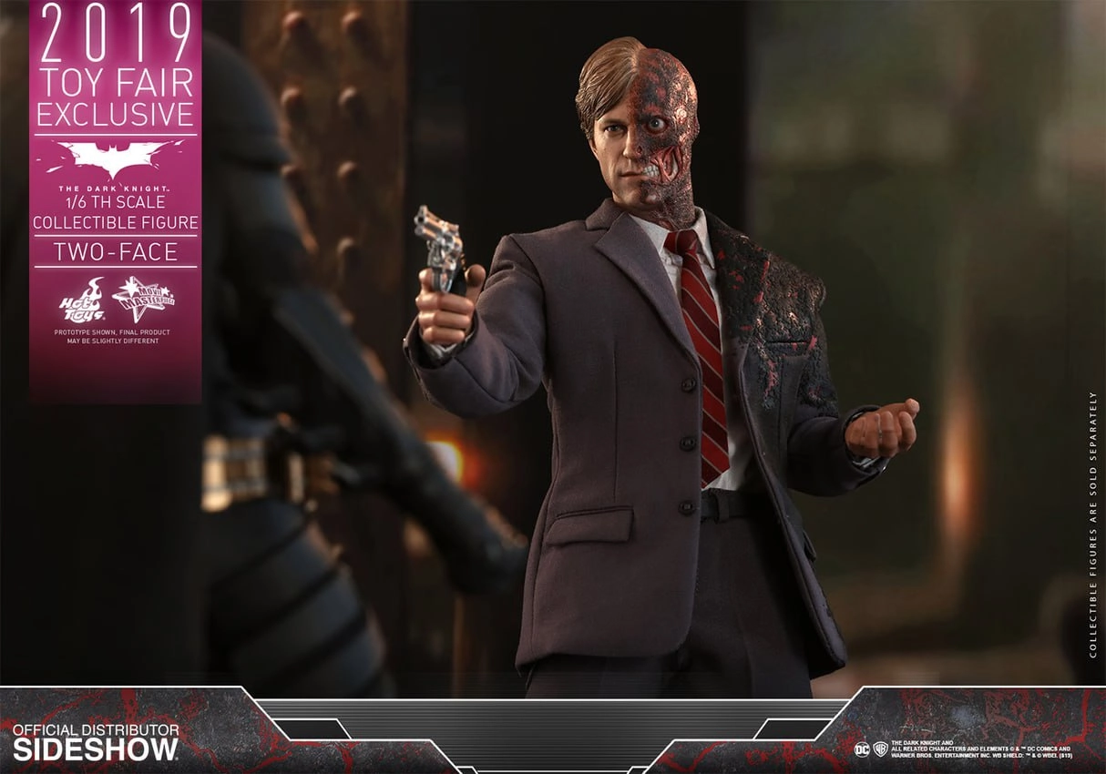 اکشن فیگور هاروی دنت سری بتمن دارک نایت برند هات تویز مدل Batman The Dark Night Two Face Hottoys