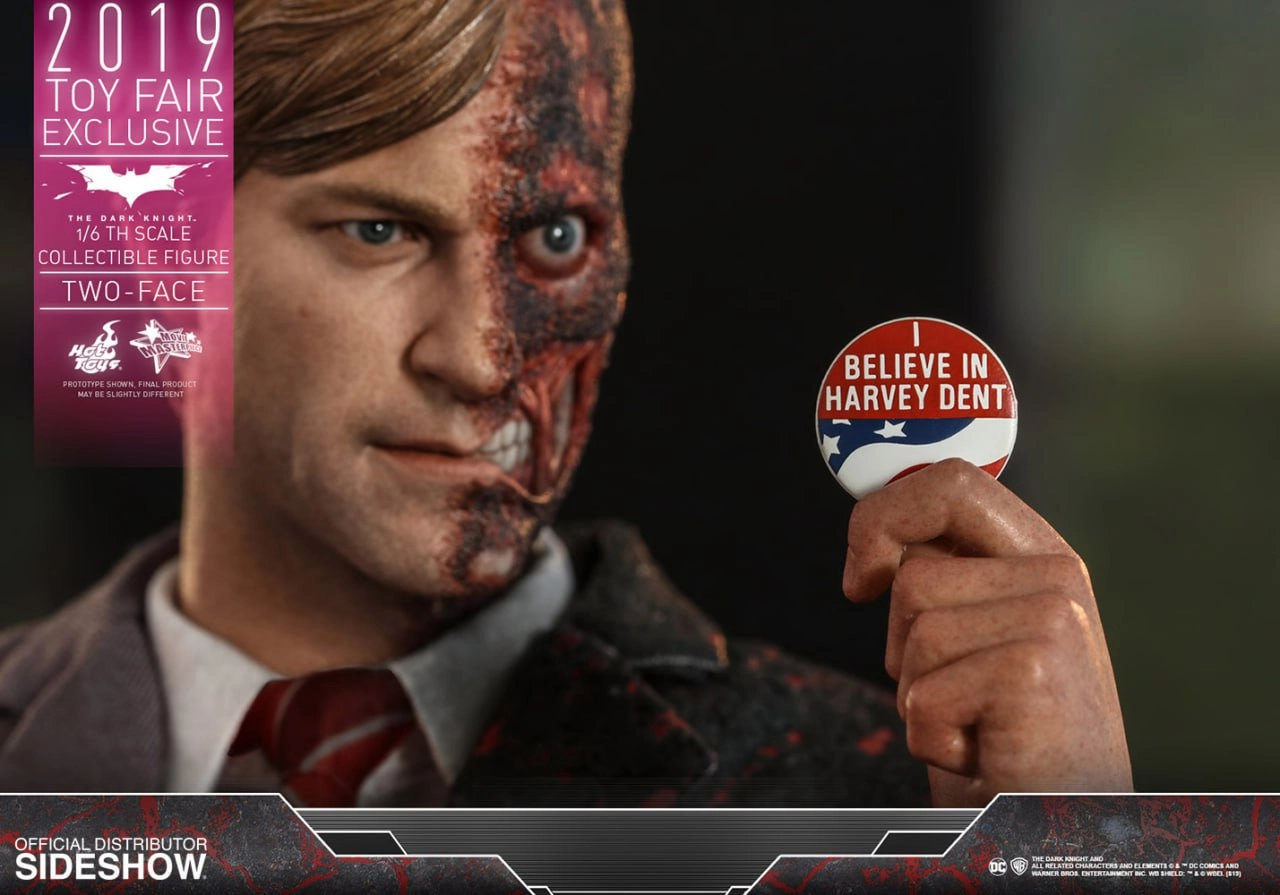 اکشن فیگور هاروی دنت سری بتمن دارک نایت برند هات تویز مدل Batman The Dark Night Two Face Hottoys