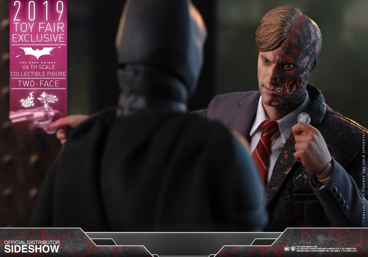 اکشن فیگور هاروی دنت سری بتمن دارک نایت برند هات تویز مدل Batman The Dark Night Two Face Hottoys