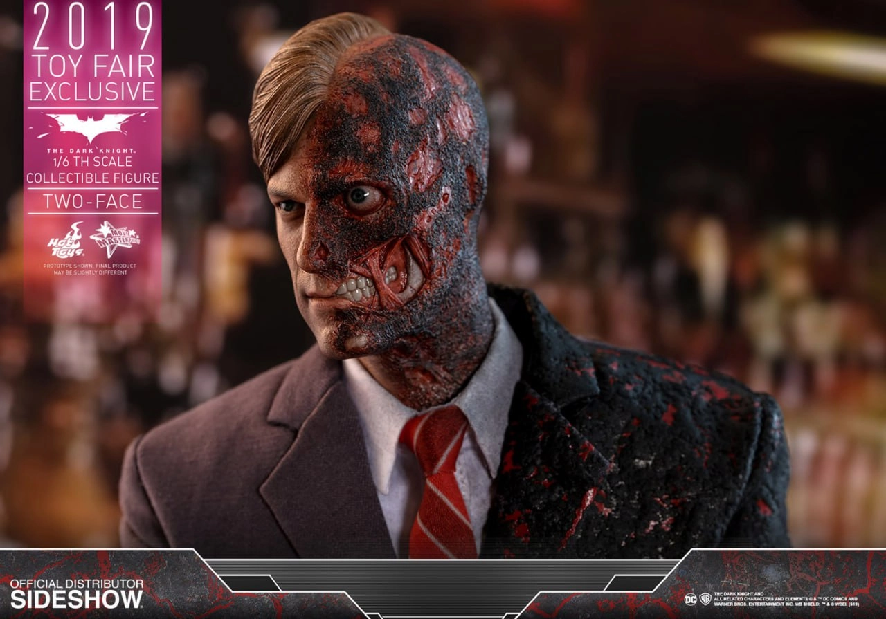 اکشن فیگور هاروی دنت سری بتمن دارک نایت برند هات تویز مدل Batman The Dark Night Two Face Hottoys