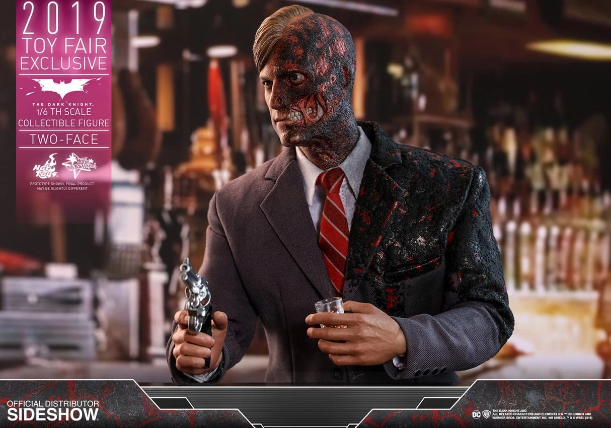 اکشن فیگور هاروی دنت سری بتمن دارک نایت برند هات تویز مدل Batman The Dark Night Two Face Hottoys