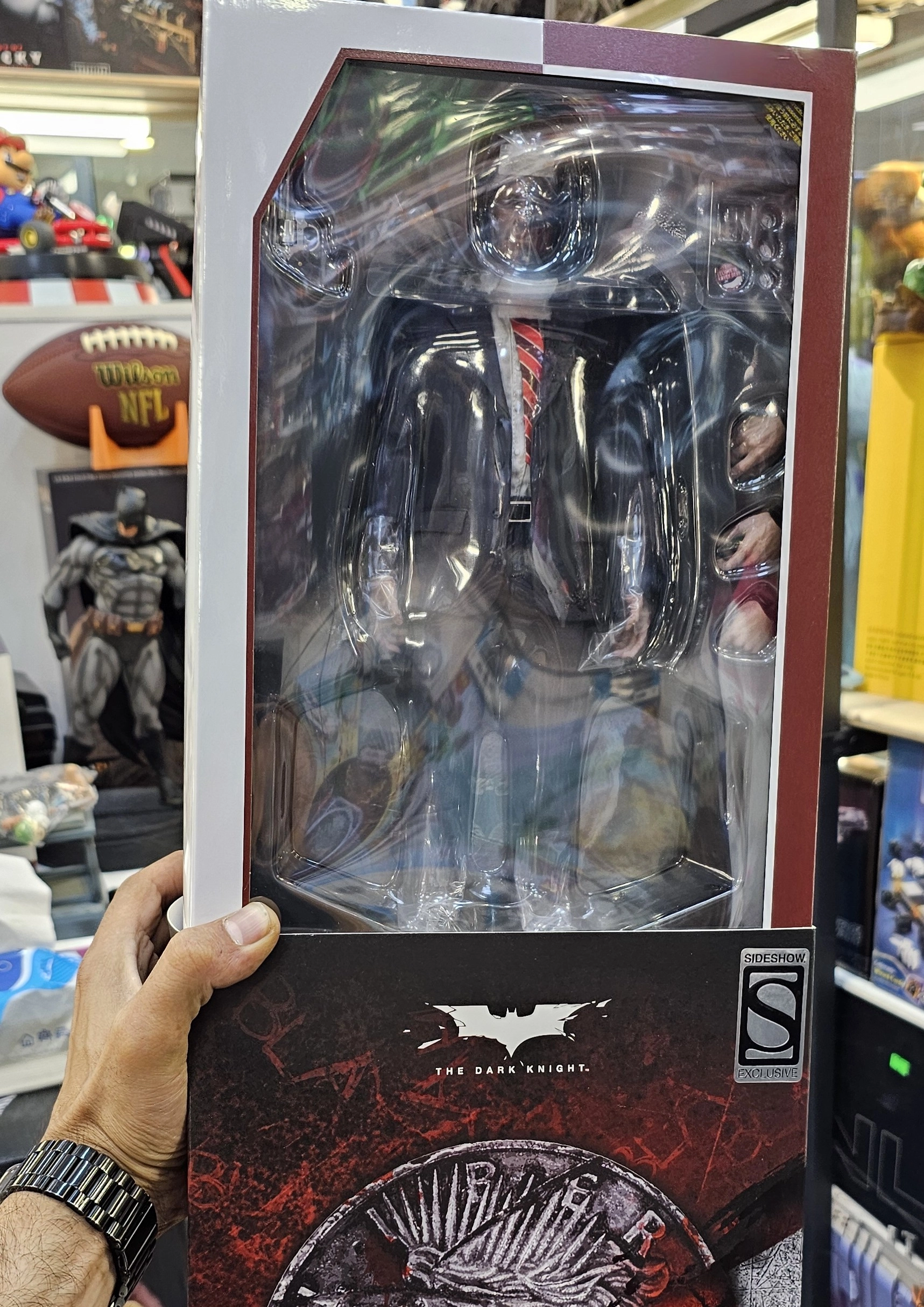 اکشن فیگور هاروی دنت سری بتمن دارک نایت برند هات تویز مدل Batman The Dark Night Two Face Hottoys