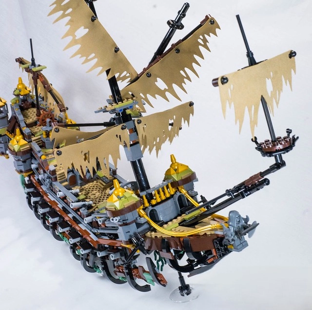 لگو کشتی دزدان دریایی کارائیب غرق شده 2294 قطعه مدل Pirates Of The Cramarye 2042