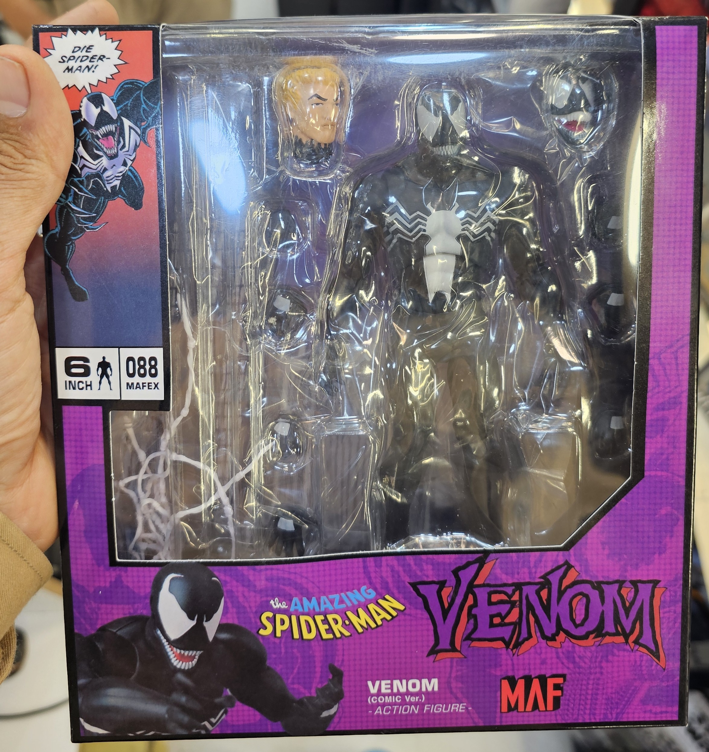 اکشن فیگور ونوم 15 سانت برند مافکس مدل Spiderman Venom Mafex