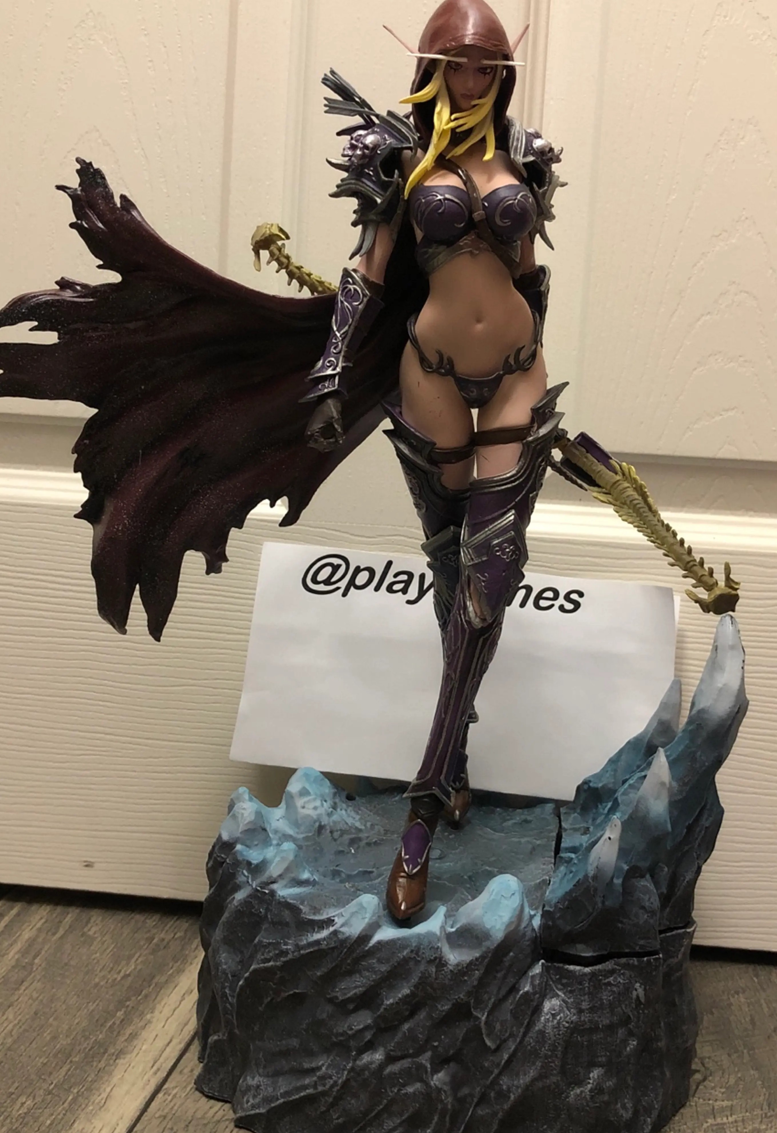 فیگور لیدی سیلوانا از وارکرافت 50 سانت چراغدار بدون ابرو مدل Lady Sylvanas warcraft