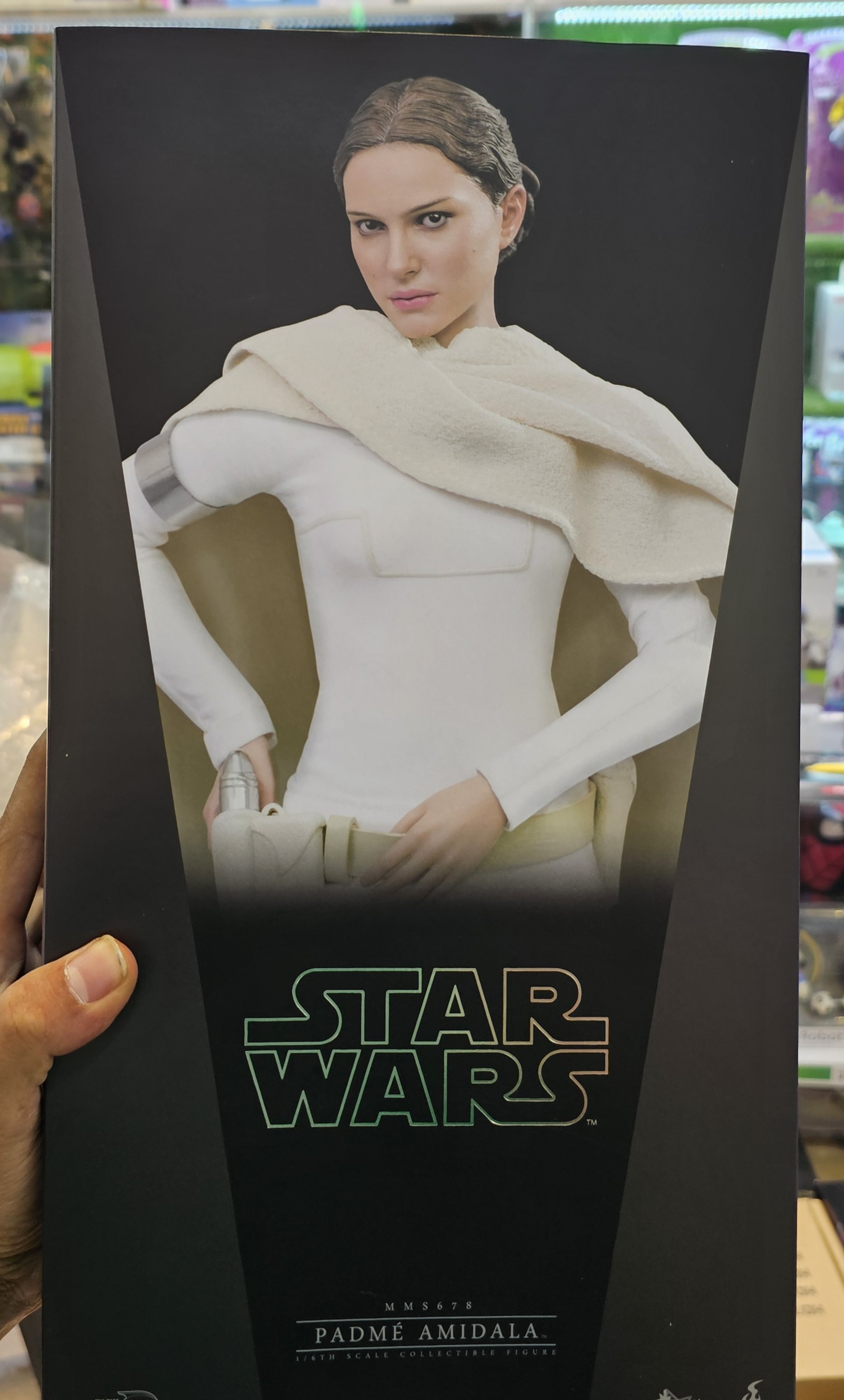 اکشن فیگور ناتالی پورتمن جنگ ستارگان پادمه امیدالا برند هات تویز دلوکس مدل Padme Amidala Star Wars Hot Toys
