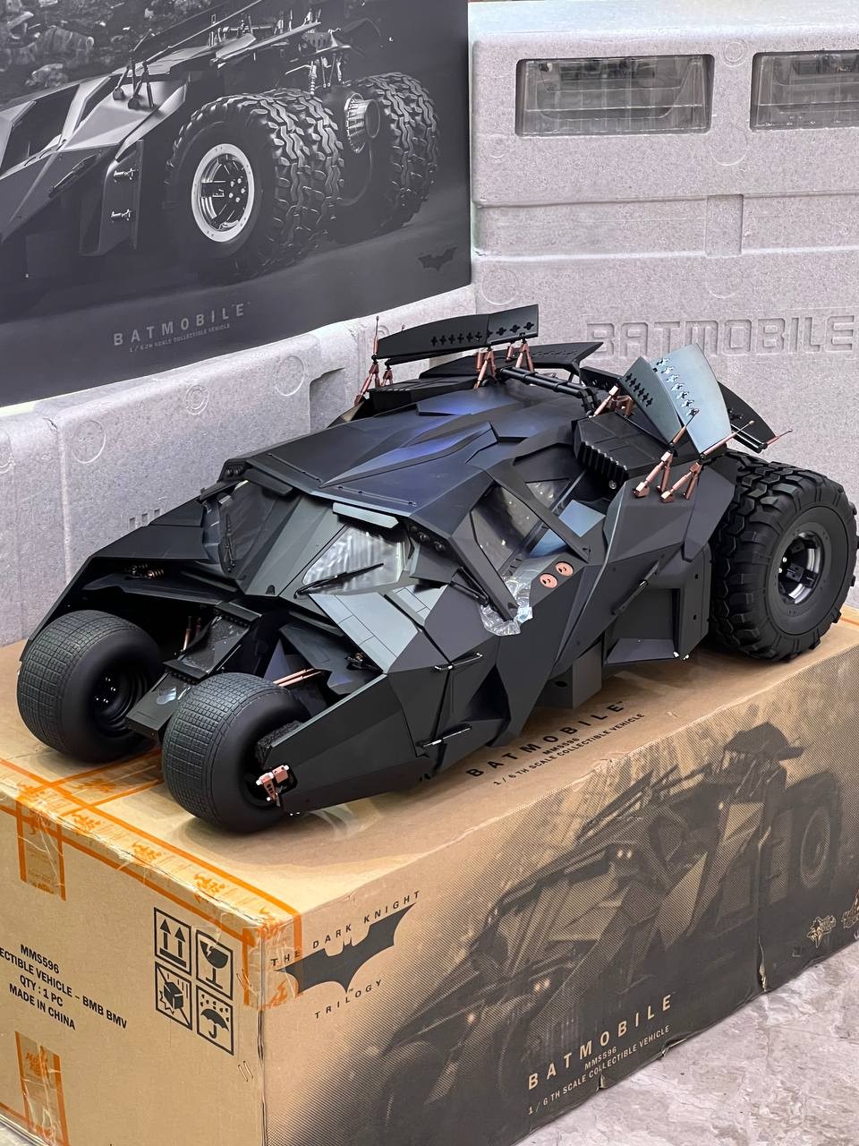 بتموبیل سه گانه دارک نایت قسمت بتمن بیگینز هات تویز مدل BATMOBILE THE DARK KNGHIT TRILOGYBATMAN BEGINS HOT TOYS