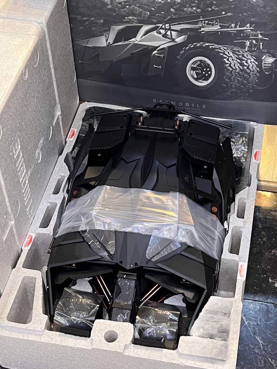 بتموبیل سه گانه دارک نایت قسمت بتمن بیگینز هات تویز مدل BATMOBILE THE DARK KNGHIT TRILOGYBATMAN BEGINS HOT TOYS