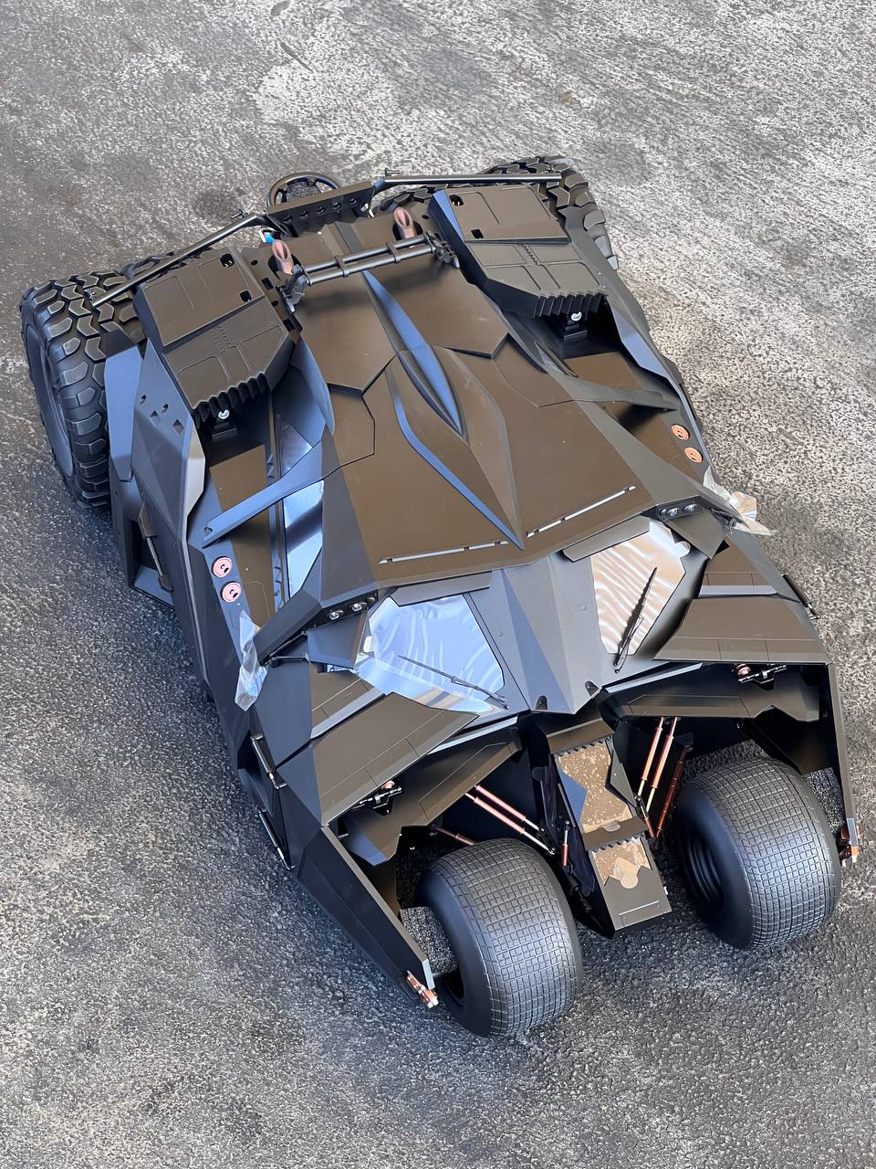 بتموبیل سه گانه دارک نایت قسمت بتمن بیگینز هات تویز مدل BATMOBILE THE DARK KNGHIT TRILOGYBATMAN BEGINS HOT TOYS