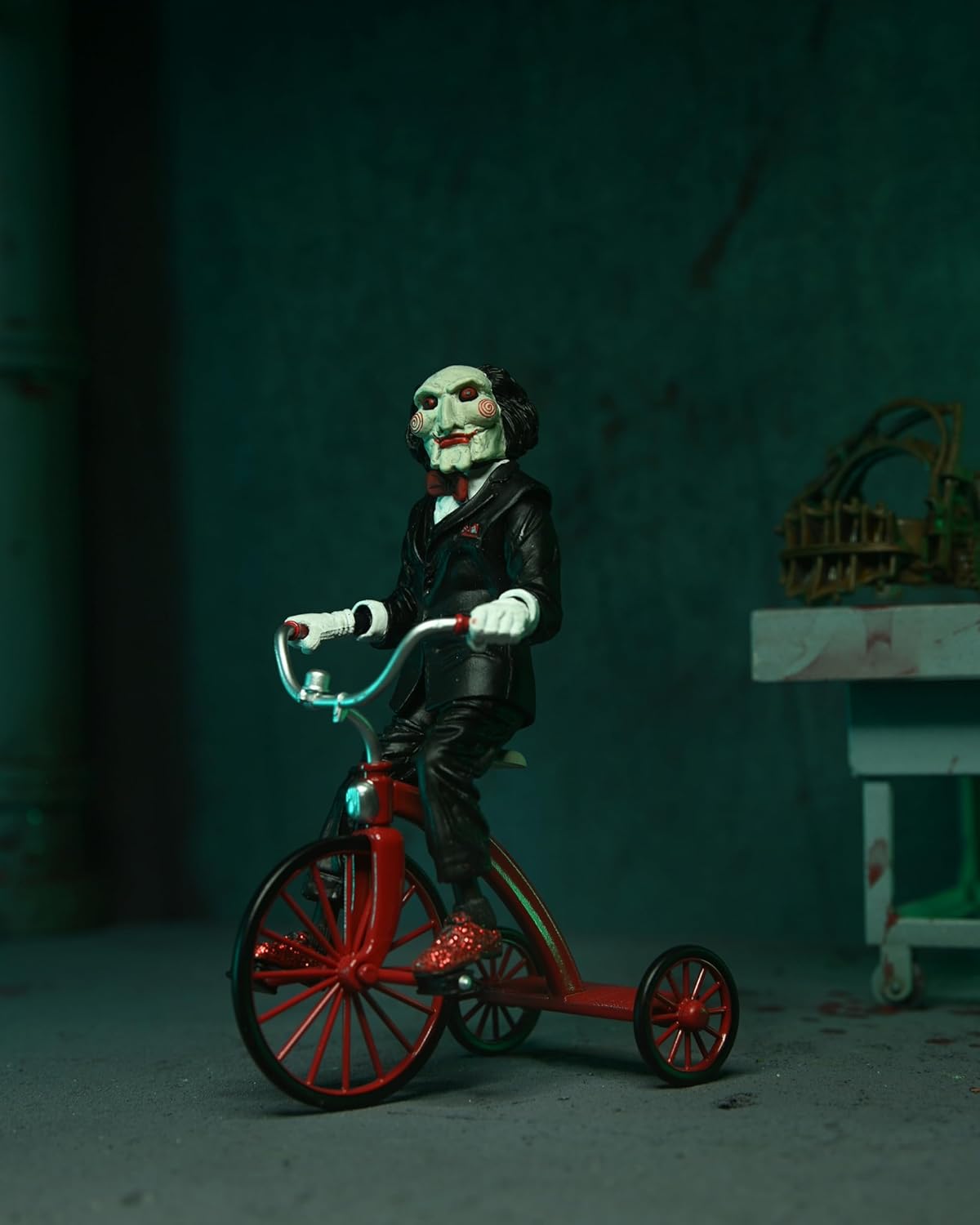 اکشن فیگور اره شخصیت جیک سا نکا 18 سانت مدل Saw Ultimate Jigsaw NECA