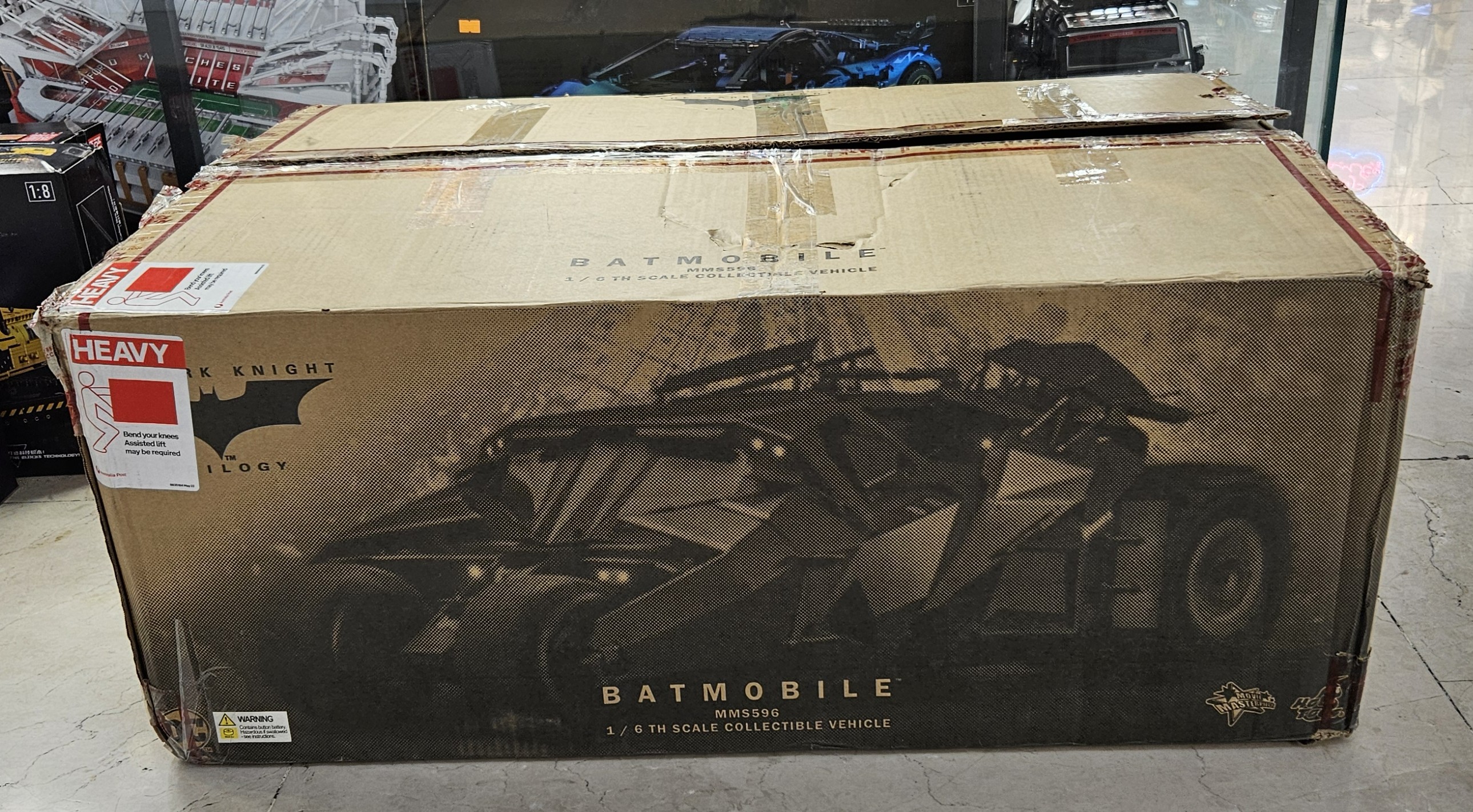 بتموبیل سه گانه دارک نایت قسمت بتمن بیگینز هات تویز مدل BATMOBILE THE DARK KNGHIT TRILOGYBATMAN BEGINS HOT TOYS