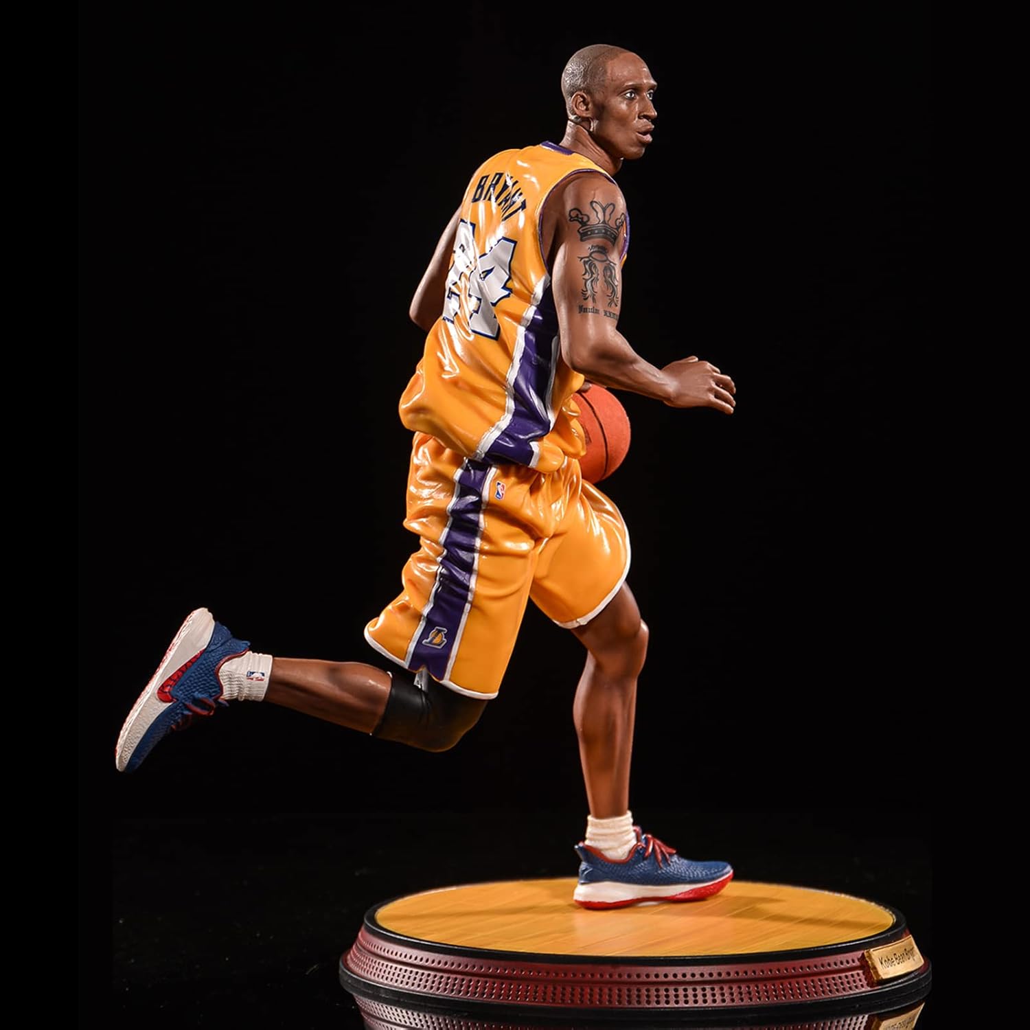 فیگور کوبی برایانت تیم لیکرز 35 سانت اورجینال مدل Kobe Bryant Lakers