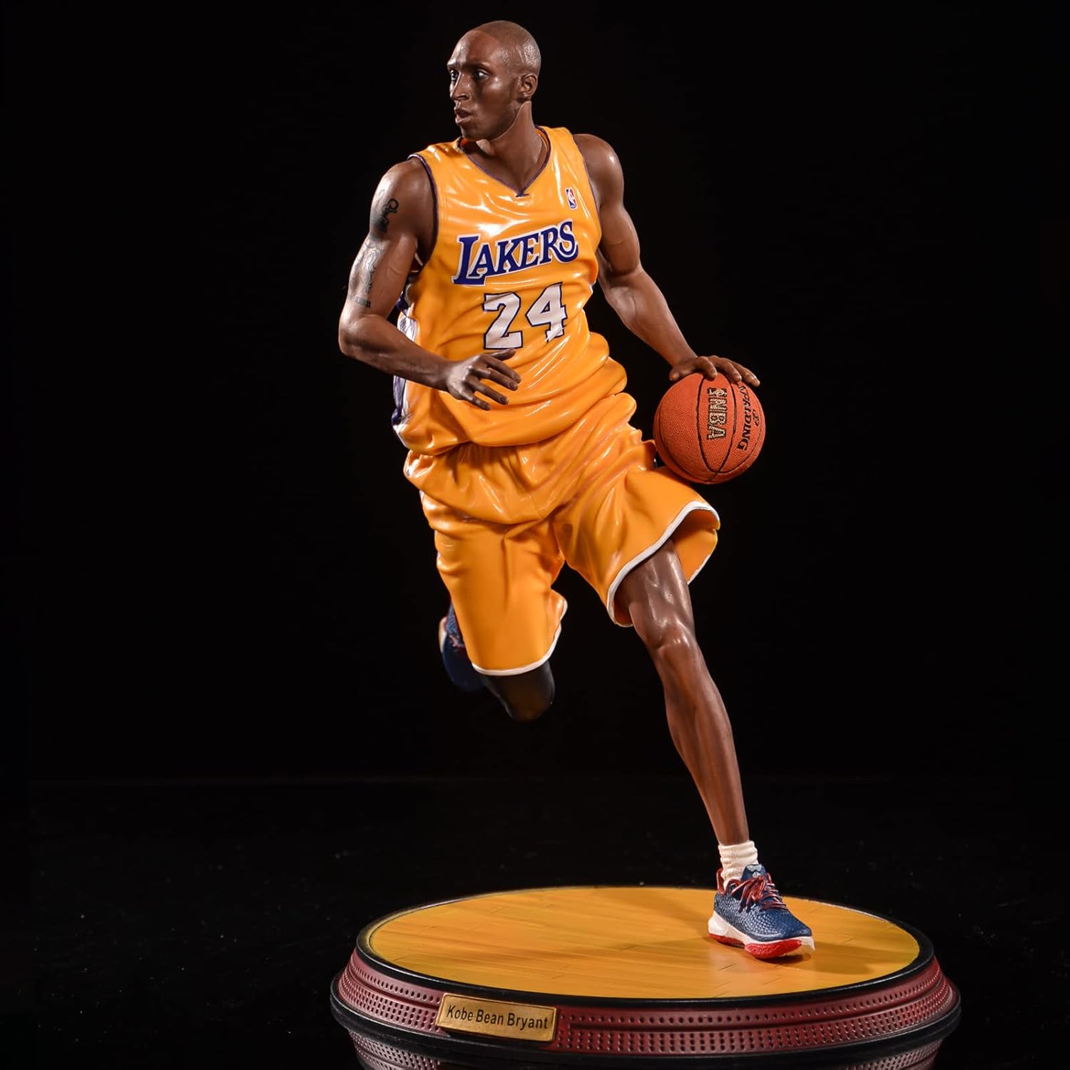فیگور کوبی برایانت تیم لیکرز 35 سانت اورجینال مدل Kobe Bryant Lakers