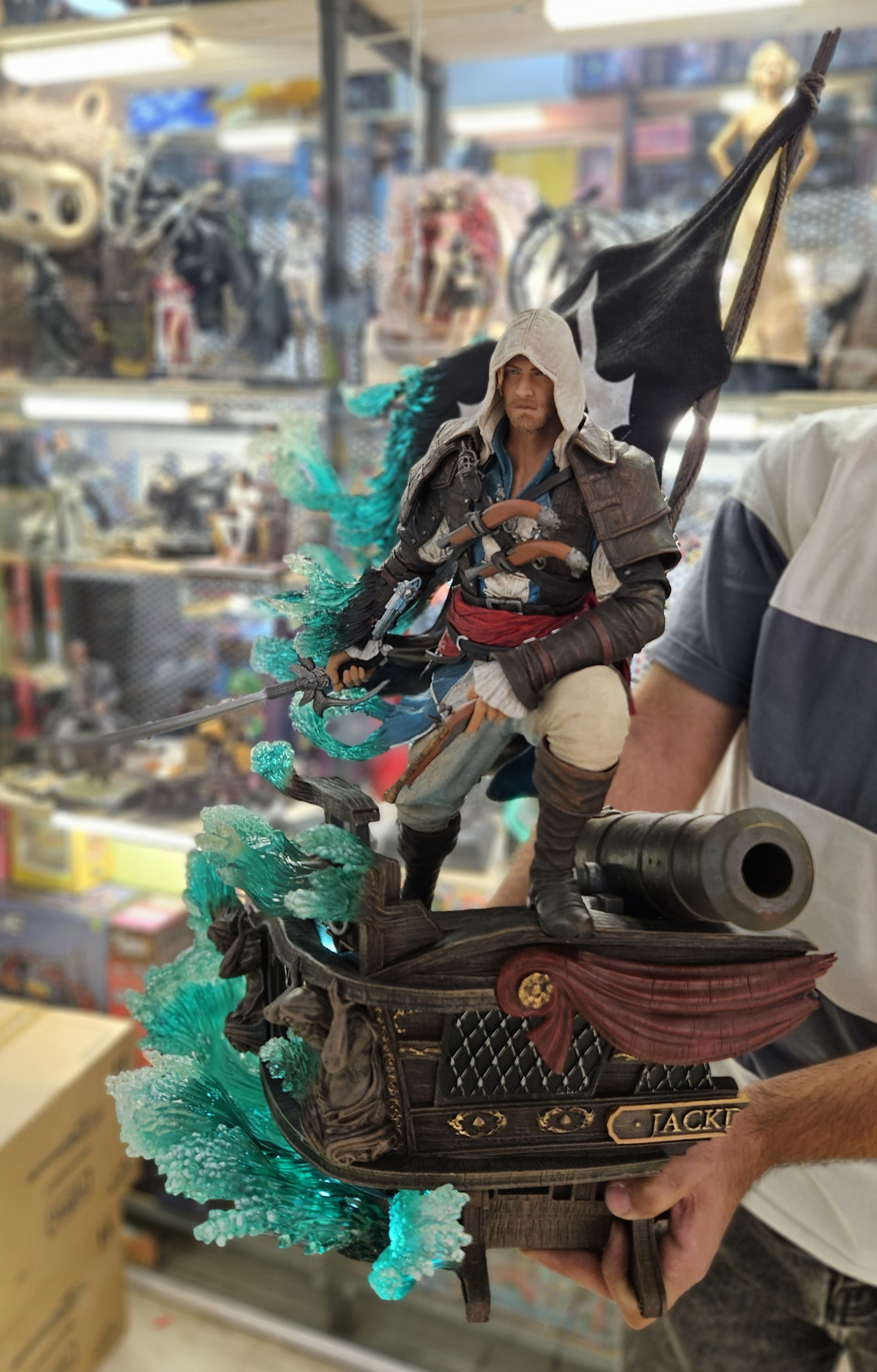 فیگور اساسین کرید بلک فلگ ادوارد نسخه اکسکلوسو برند پیورآرت مدل Assassin's Creed Black Flag Animus Edward Exclusive Edition Pure Arts