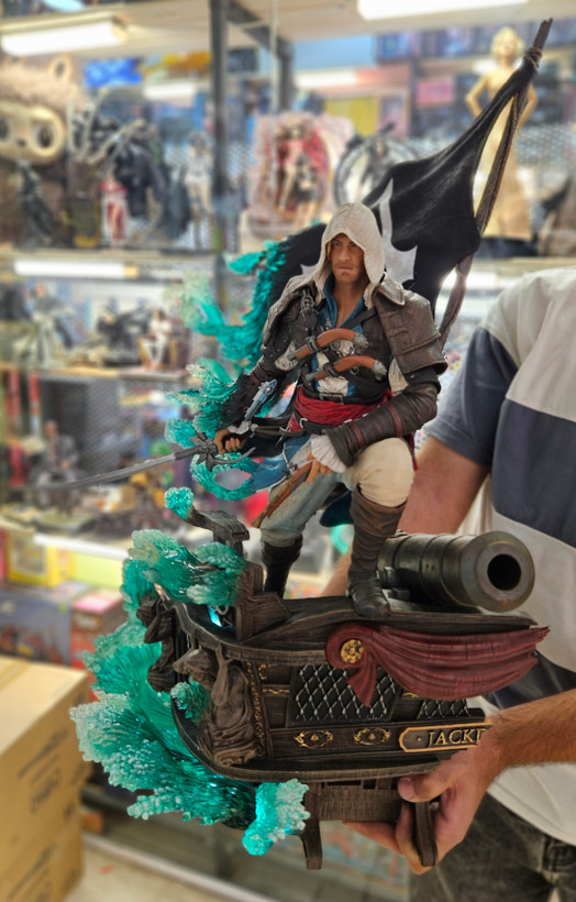 فیگور اساسین کرید بلک فلگ ادوارد نسخه اکسکلوسو برند پیورآرت مدل Assassin's Creed Black Flag Animus Edward Exclusive Edition Pure Arts