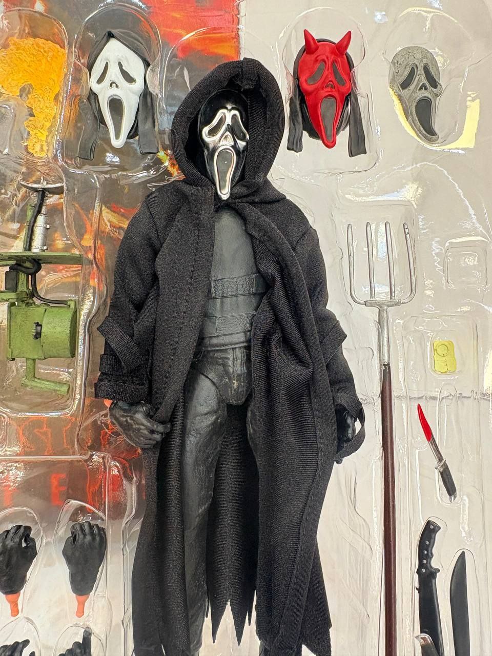 اکشن فیگور گوست فیس جیغ دوزخ نکا مدل Scream Ghostface Inferno NECA