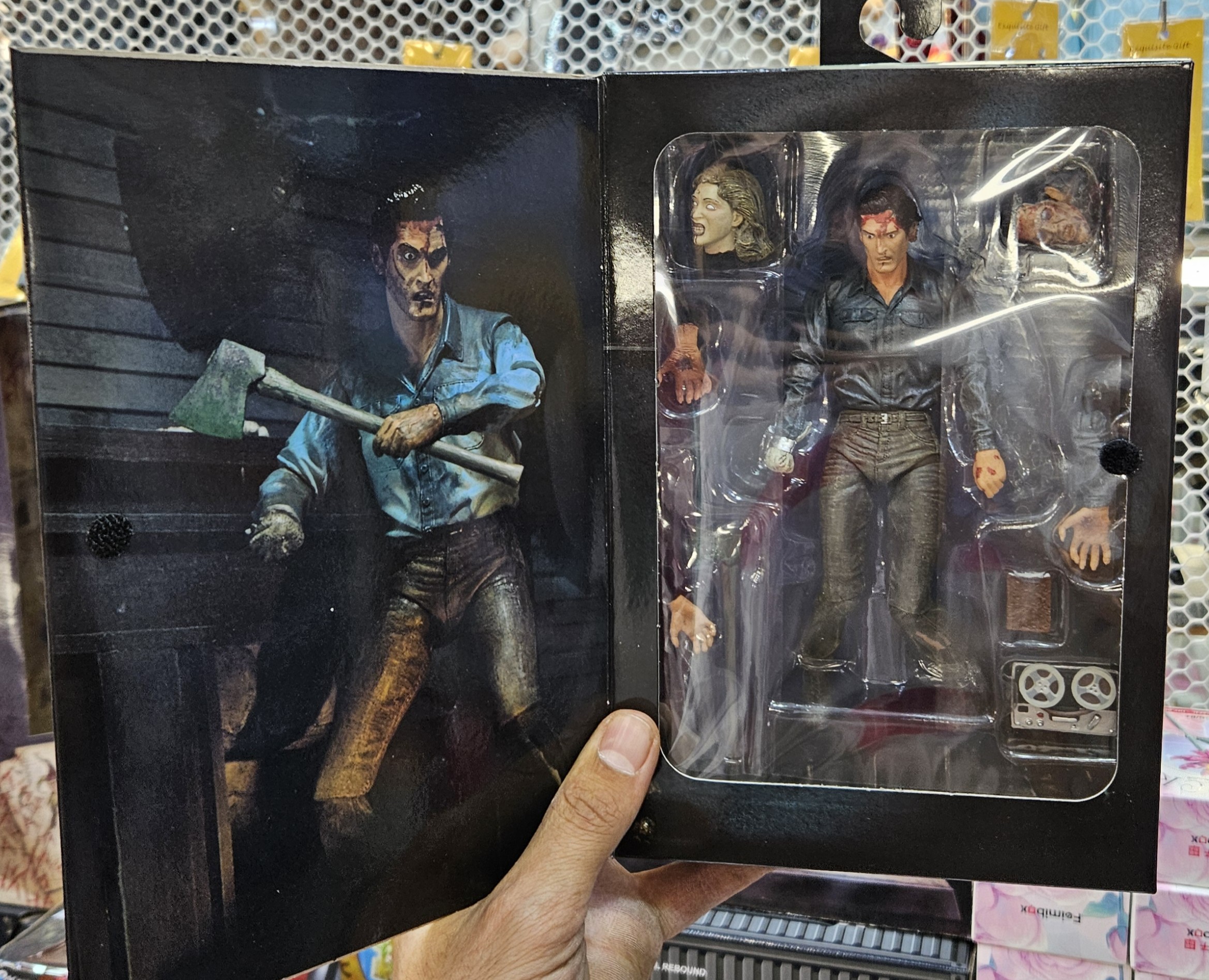 اکشن فیگور اویل دد 2 نکا 18 سانت مدل Evil Dead 2 Dead By Dawn Ultimate Ash Neca