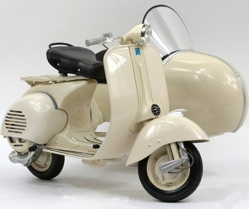 ماکت موتور سیکلت وسپا 150 همراه ترک بند مقیاس 1/6 مدل Vespa 150 VL1T 1/6